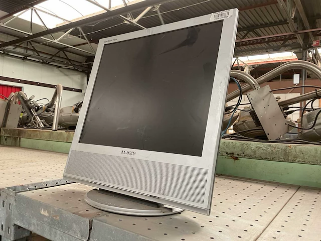 Samsung 710mp s monitor - afbeelding 2 van  5