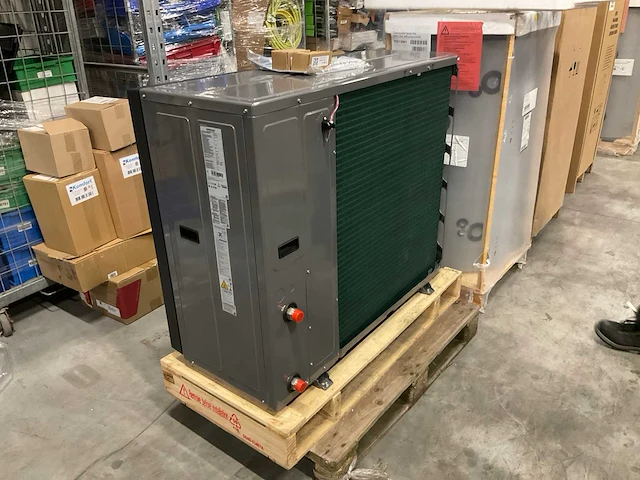 Samsung ae080bxydeg warmtepomp buitenunit - afbeelding 3 van  6