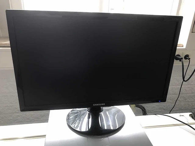 Samsung, asus, hp - monitor (4x) - afbeelding 3 van  9