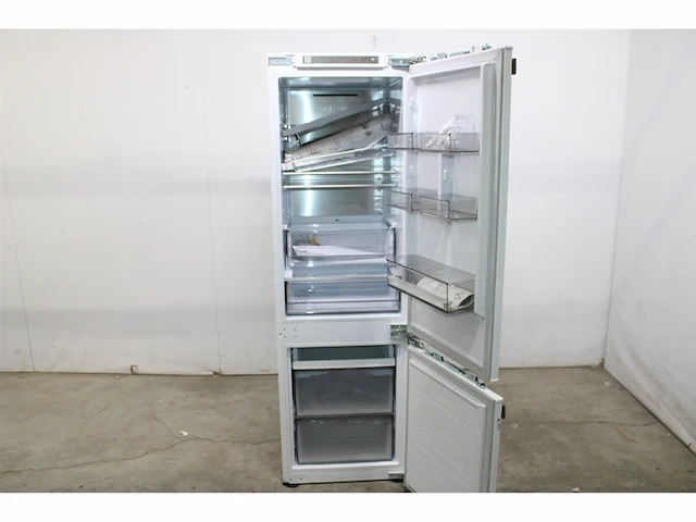 Samsung brb26715eww/ef koel-vriescombinatie ingebouwd 267 l e wit - afbeelding 6 van  8
