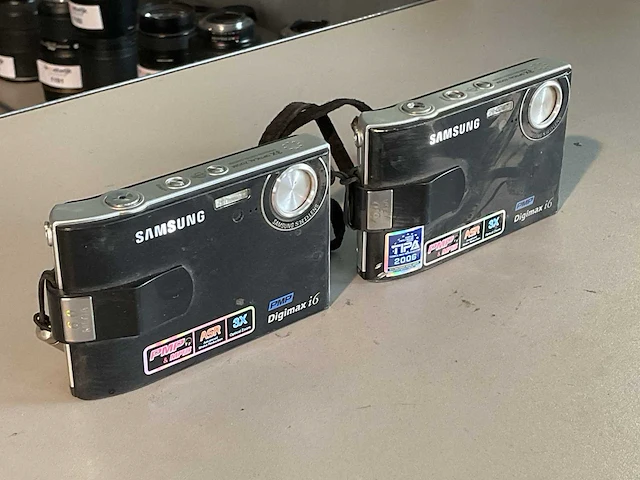 Samsung digimax i6 digitale fotocamera (2x) - afbeelding 1 van  6