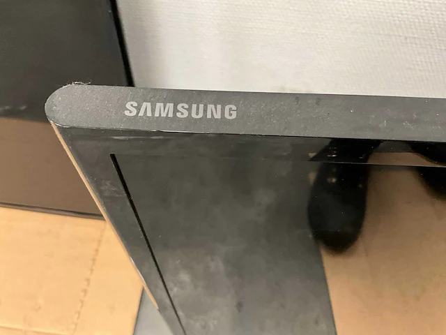 Samsung flatscreen dc49j televisie - afbeelding 2 van  4