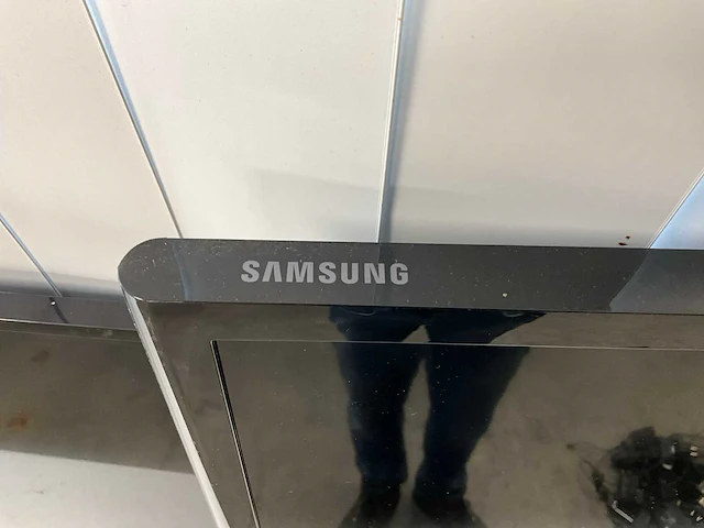 Samsung flatscreen dc49j televisie - afbeelding 2 van  4