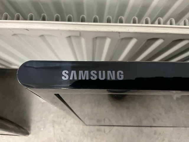 Samsung flatscreen dc49j televisie - afbeelding 2 van  4