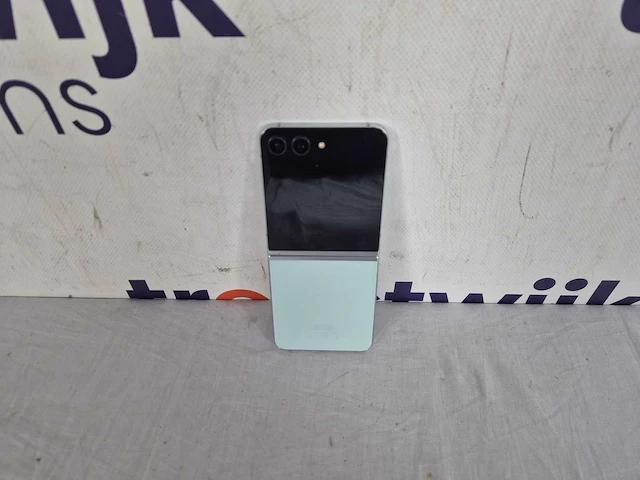 Samsung flip toestel - afbeelding 1 van  1