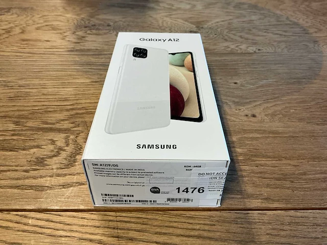 Samsung galaxy a12 64gb wit - afbeelding 1 van  2