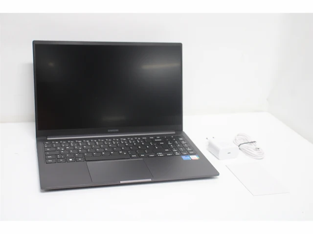 Samsung galaxy book3 intel coretm i5 i5-1335u laptop 39 6 cm (15.6) full hd 16 gb lpddr4x-sdram 512 gb ssd qwertz grafiet - afbeelding 5 van  7