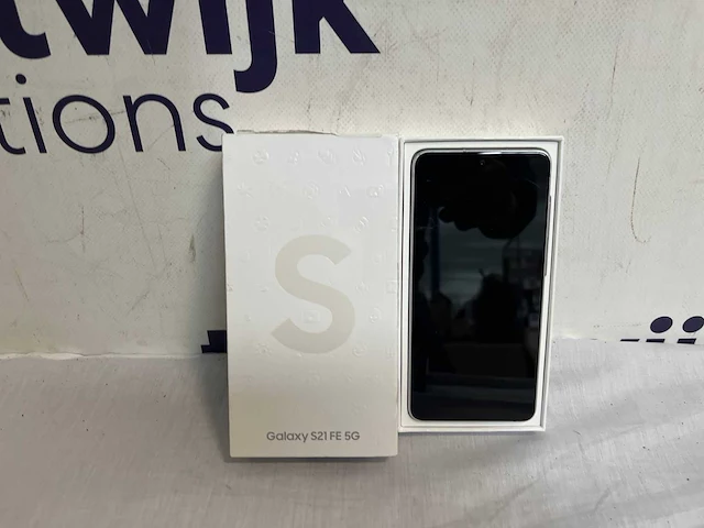 Samsung galaxy s21 fe 5g (2022) - 128gb - white - afbeelding 2 van  2
