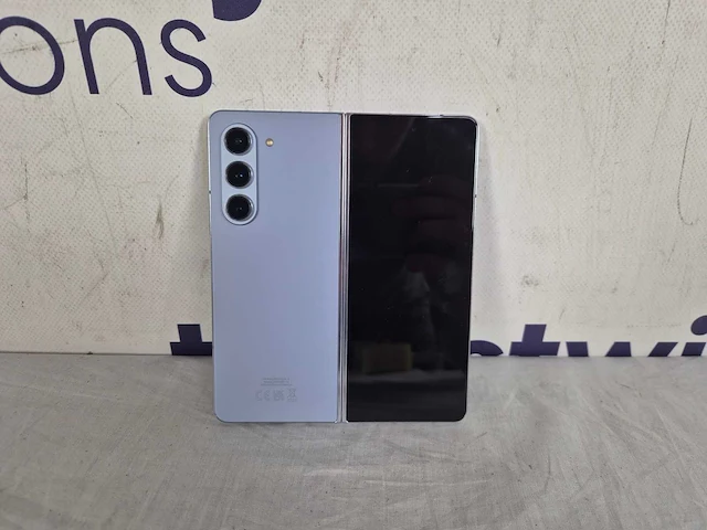 Samsung galaxy z fold5 - 256gb - icy blue - afbeelding 2 van  2