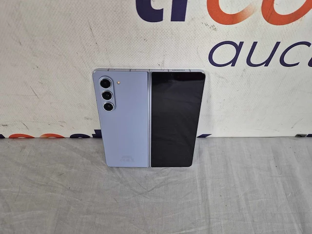 Samsung galaxy z fold5 - 256gb - icy blue - afbeelding 2 van  2