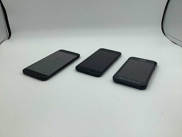 Samsung mobiele telefoon (3x) - afbeelding 2 van  7
