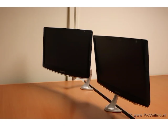 Samsung monitoren incl. 2x monitorarm| model 2233bw | 2 stuks - afbeelding 1 van  6