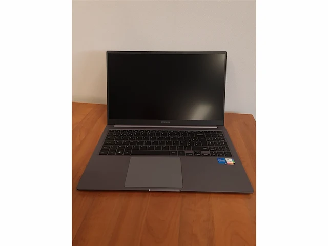 Samsung notebook np750xgj-kg6be 156-inch laptop intel core i5 8 gb ram 512 gb ssd intel iris xe graphics qwerty - afbeelding 2 van  2