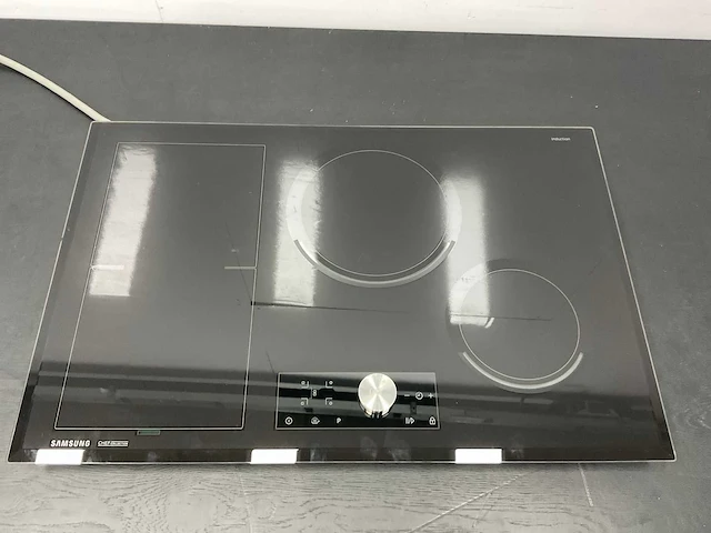 Samsung nz84j9770ek inductiekookplaat met 4 zones - afbeelding 3 van  5