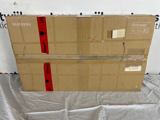 Samsung odyssey g6 ls32bg650euxen - qhd smart gaming monitor - apple airplay - tizen - wi-fi - 32 inch - 240hz - afbeelding 2 van  2