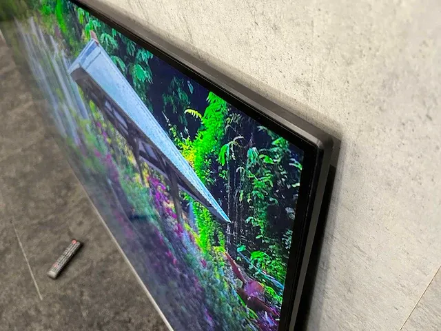 Samsung qe82n - 82" uhd 4k led monitor - afbeelding 10 van  10