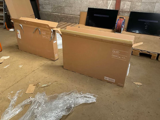 Samsung qled q60c televisie (2x) - afbeelding 9 van  11