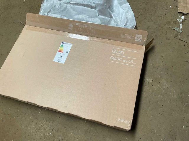 Samsung qled q60c televisie - afbeelding 6 van  9