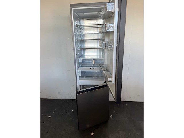Samsung rb38c7b6as9/ef koel-vriescombinatie - afbeelding 3 van  6