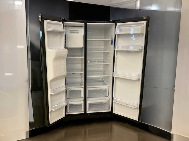 Samsung rs50n3403bc amerikaanse koelkast met water- en ijsdispenser - afbeelding 2 van  16