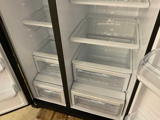 Samsung rs50n3403bc amerikaanse koelkast met water- en ijsdispenser - afbeelding 7 van  16