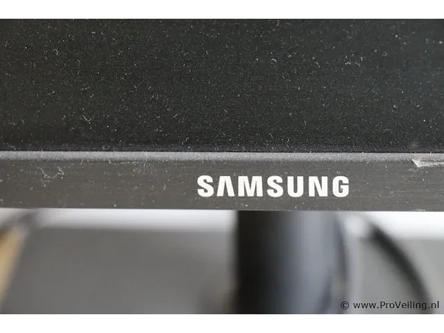 Samsung s24e450 - 55x33x49 cm - afbeelding 2 van  5