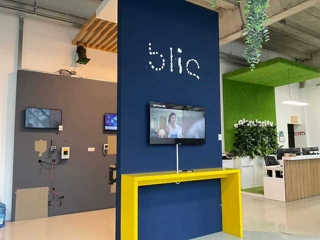 Samsung showroom opstelling - afbeelding 11 van  17