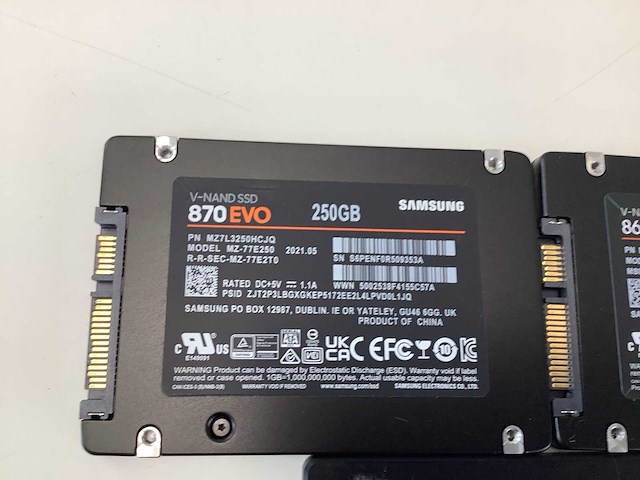 Samsung ssd 256gb/250gb interne hardeschijf - afbeelding 2 van  4