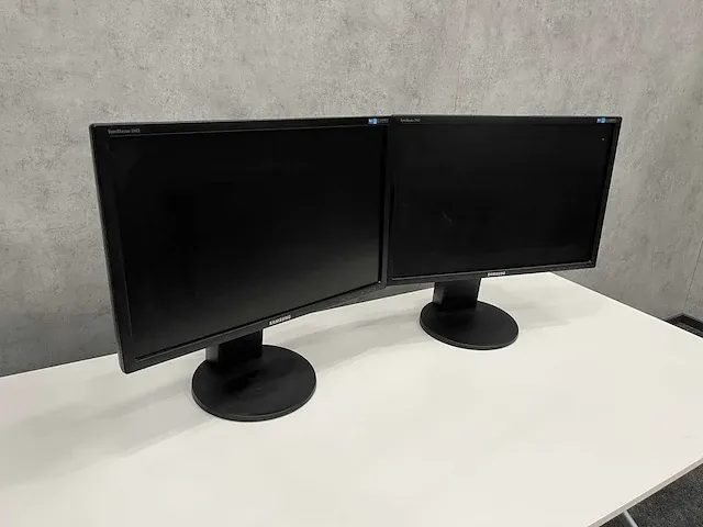 Samsung syncmaster 2443bw - 24" monitor op voet - dvi-vga (14x) - afbeelding 1 van  10