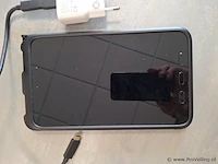 Samsung tablet met lader - afbeelding 2 van  4
