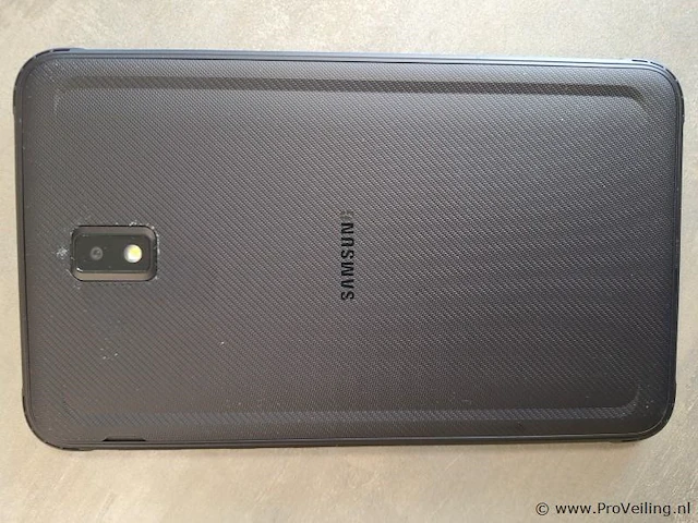 Samsung tablet met lader - afbeelding 3 van  4