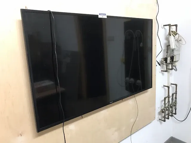 Samsung televisie met soundbar - afbeelding 2 van  5
