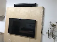 Samsung televisie met soundbar - afbeelding 4 van  5
