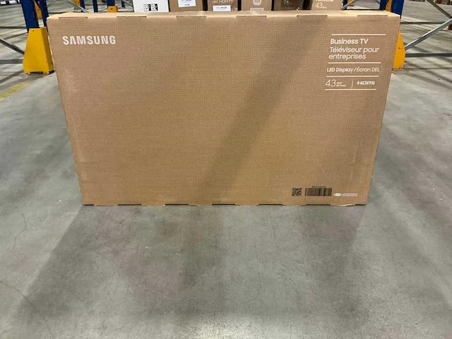Samsung ue43au8002k crystal uhd tv - afbeelding 1 van  2