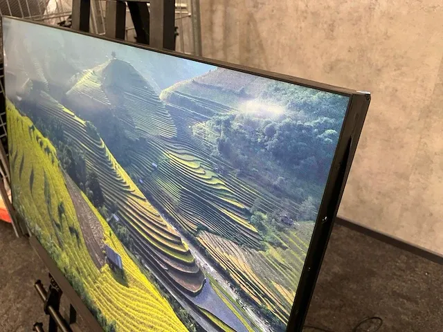 Samsung uhd - 46"video wall - 9 monitoren met muurbeugels - afbeelding 17 van  21