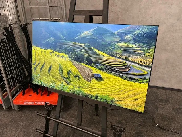 Samsung uhd - 46"video wall - 9 monitoren met muurbeugels - afbeelding 18 van  21