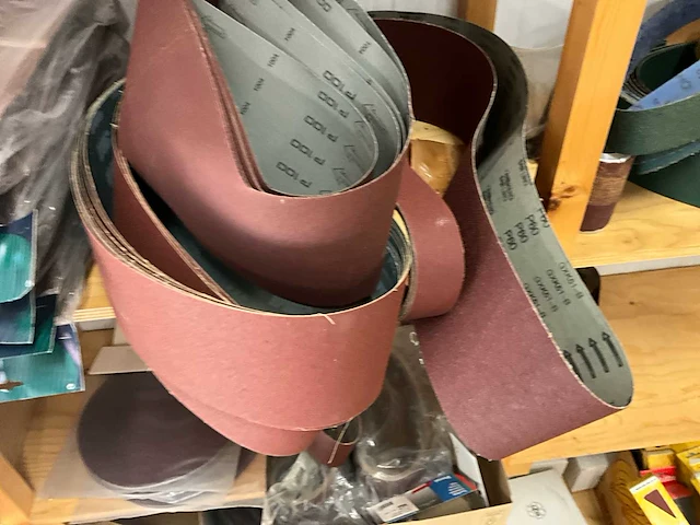 Sandpaper - afbeelding 11 van  12