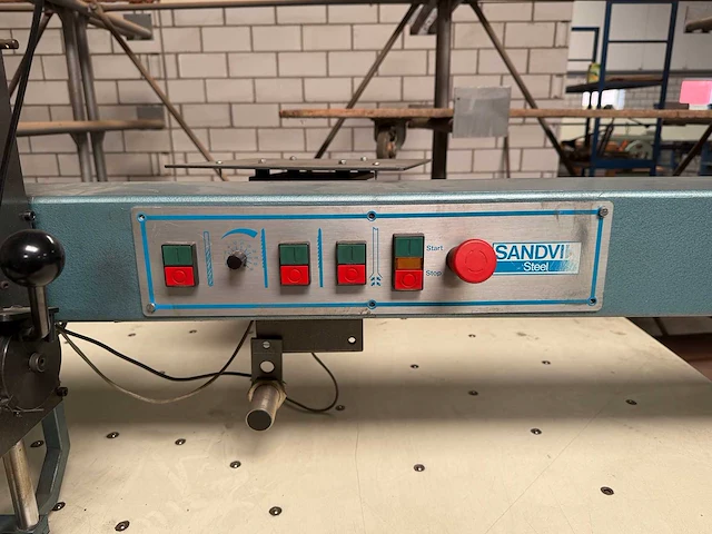 Sandvik - lintzaagmachine - afbeelding 6 van  8