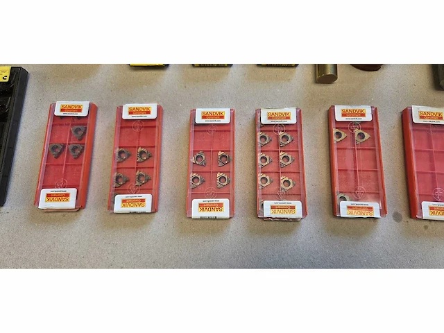 Sandvik coramontcutting tools and inserts - afbeelding 2 van  11