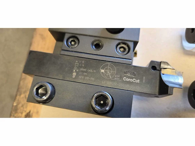 Sandvik coramontcutting tools and inserts - afbeelding 17 van  24