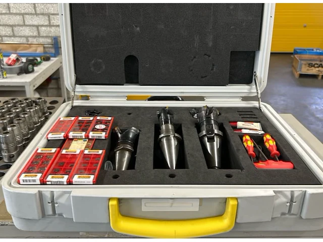 Sandvik frezen met houders en wisselplaten - afbeelding 1 van  9