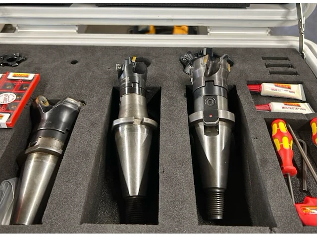 Sandvik frezen met houders en wisselplaten - afbeelding 2 van  9