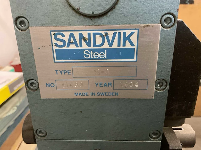 Sandvik steel werktafel met diverse metaalbewerkingsmachines (2x) - afbeelding 9 van  19
