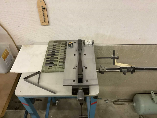 Sandvik steel werktafel met diverse metaalbewerkingsmachines (2x) - afbeelding 14 van  19