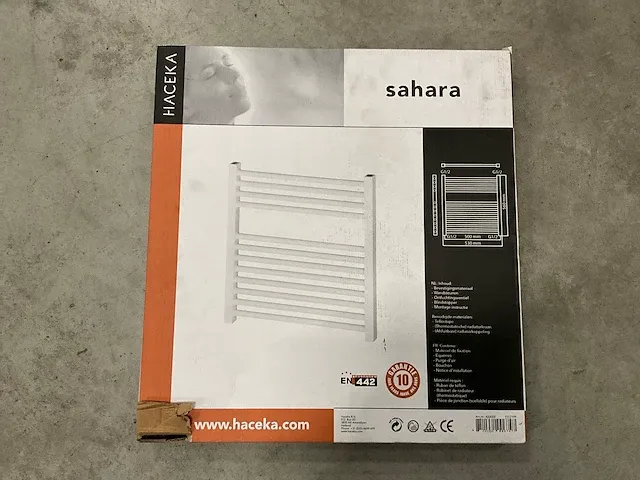 Sani vesk sahara designradiator 560x530mm 293watt (3x) - afbeelding 1 van  3