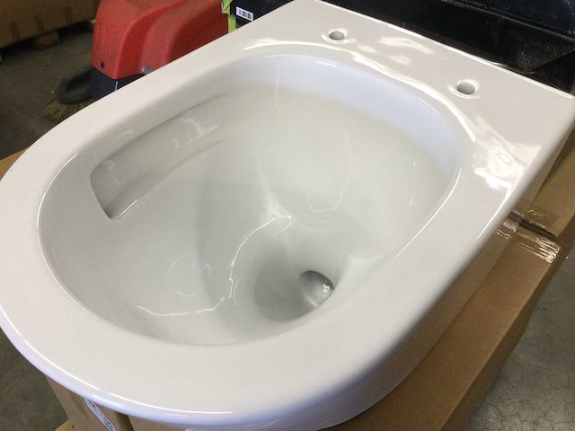 Sanibad - km-180 - hangtoilet zonder spoelrand - afbeelding 2 van  5