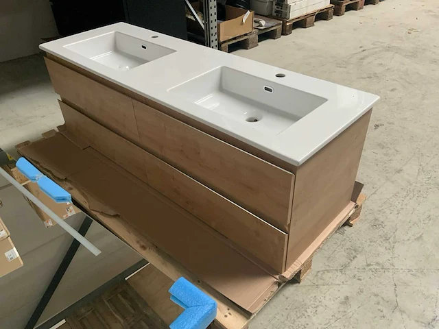 Sanijura badmeubelset 160cm - afbeelding 1 van  10