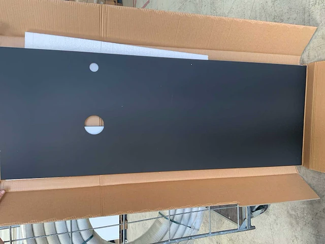 Sanijura wastafel blad 141cm - afbeelding 1 van  4