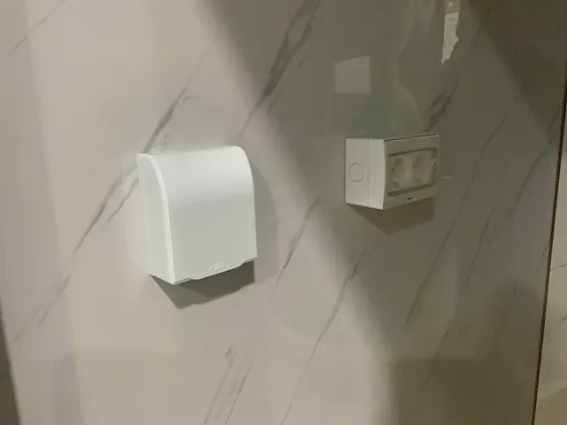 Sanitair- douche unit. - afbeelding 5 van  14