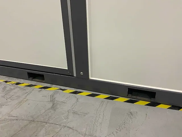 Sanitair- douche unit. - afbeelding 6 van  14